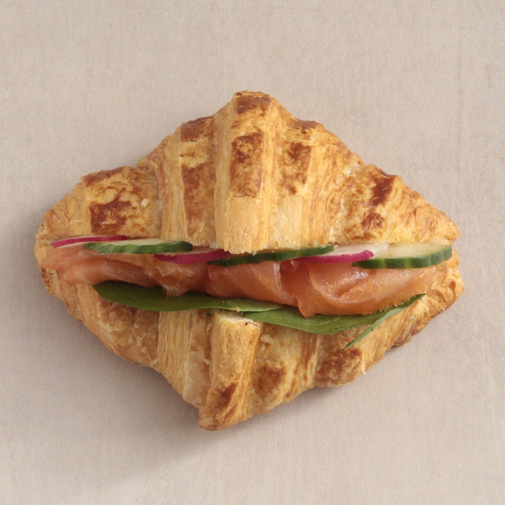 Croissant garni saumon fumé