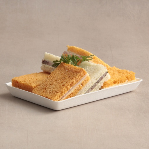 [013354*] Plater with 6 mini club sandwiches 