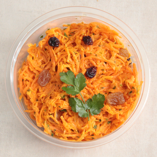 [014453*] Small carrot salad with raisins