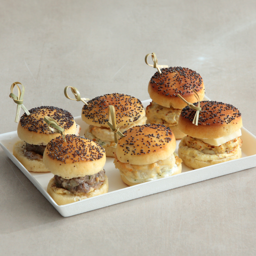 [014648*] Platter with 6 mini burgers