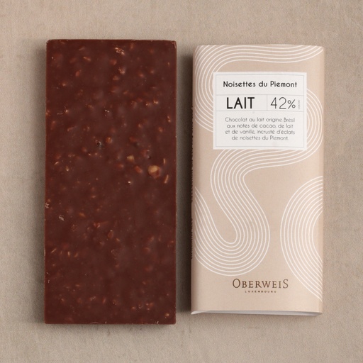 [002549*] Milk chocolate bar 39% with hazelnut pieces - 40g