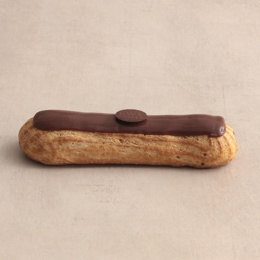 [000029*] Chocolate eclair